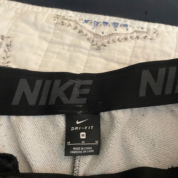Nike Dark Grey Sweats Size medium - Picture 3 of 3